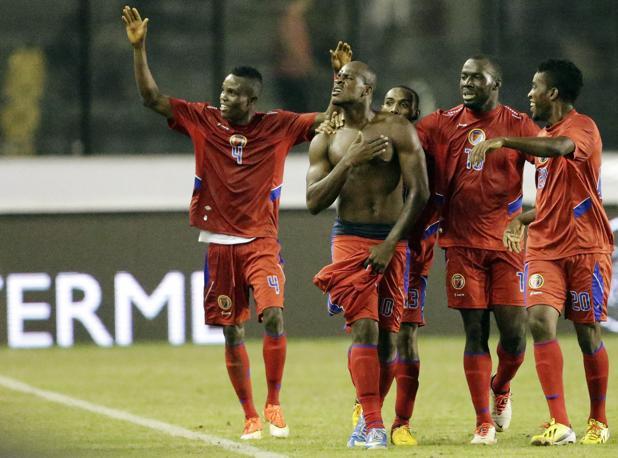 E poi arriva anche  il gol di Peguero per lo storico 2-2 di Haiti. Reuters